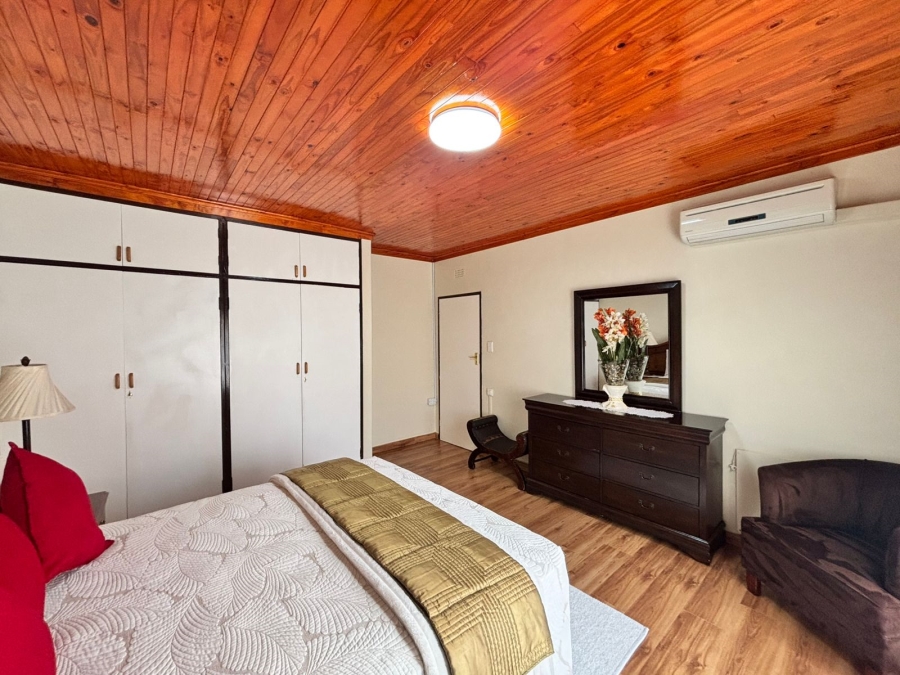 5 Bedroom Property for Sale in Flamwood North West